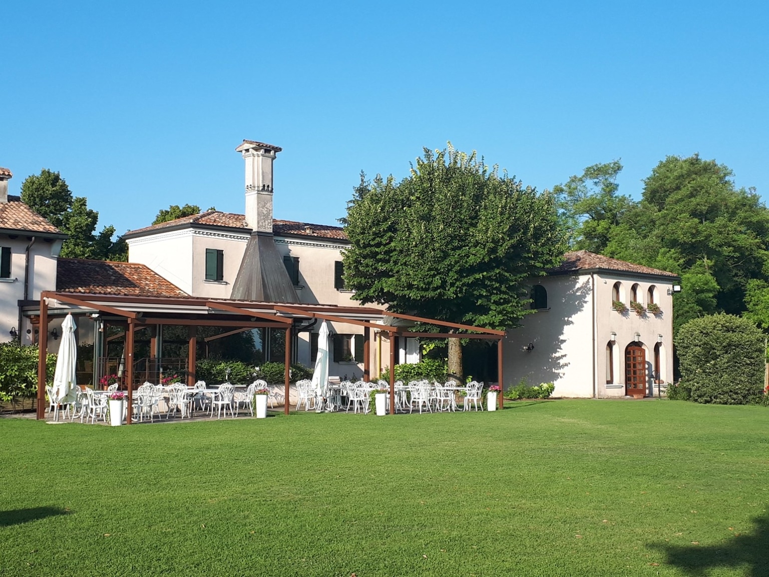 Veneto Venetien Hotel Borgo Ca dei Sospri Garten Villa Pool Restaurant Spezialitäten familiaer aussenbereich