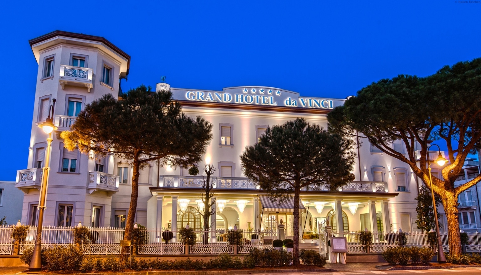 Emilia Romagna Grand Hotel Da Vinci Cesenatico Meer Obere Adria Strand Sand Außenansicht