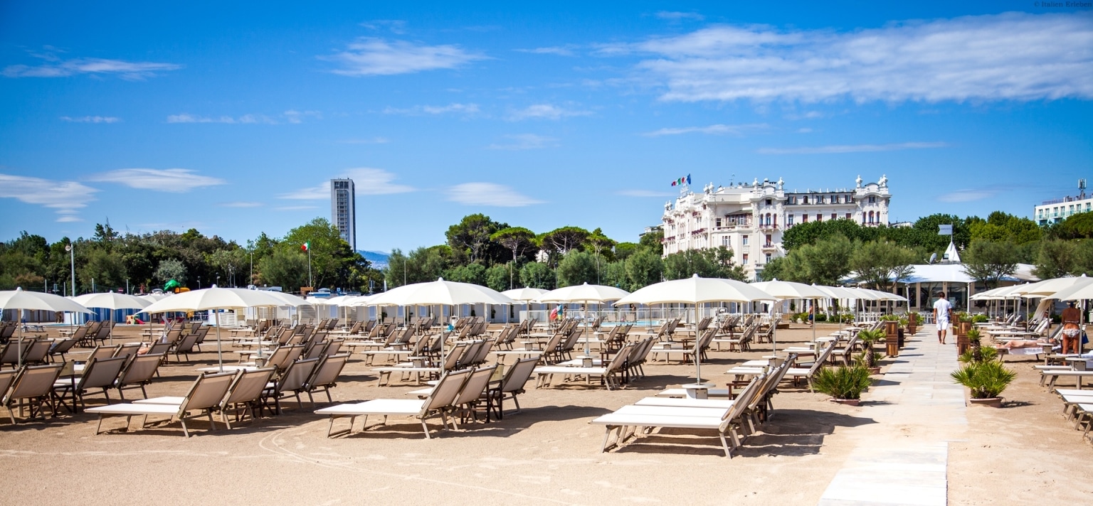Emilia Romagna Grand Hotel Rimini Meer Obere Adria Strand Sand Stadt
