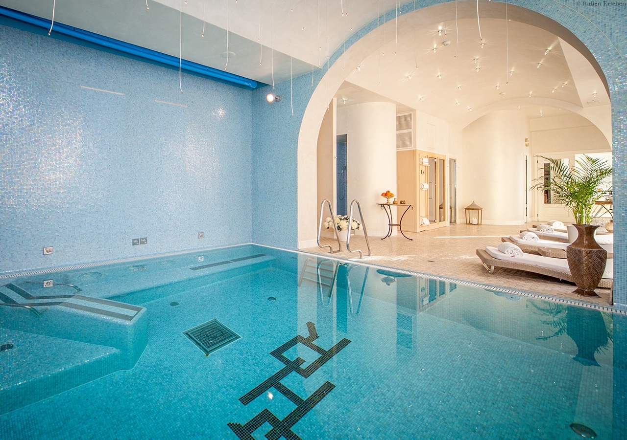 Emilia Romagna Grand Hotel Rimini Meer Obere Adria Strand Sand Stadt Indoor Pool Hallenbad Wellness Spa