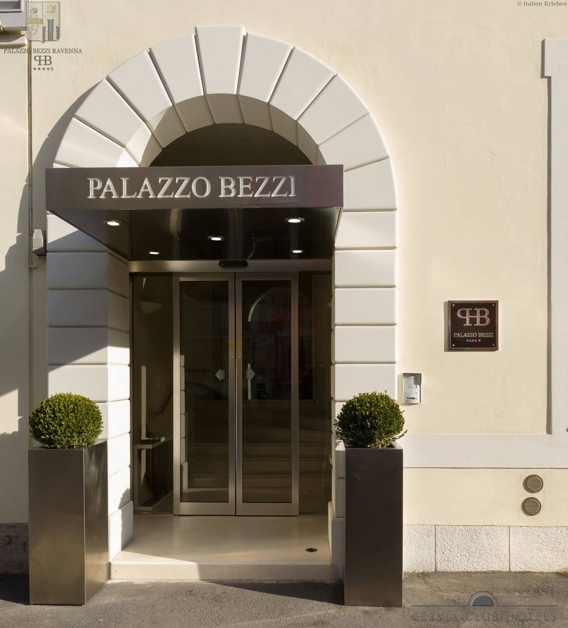 Emilia Romagna Ravenna Mosaik Dante Hotel Palazzo Bezzi Innenstadt Altstadt Eingang