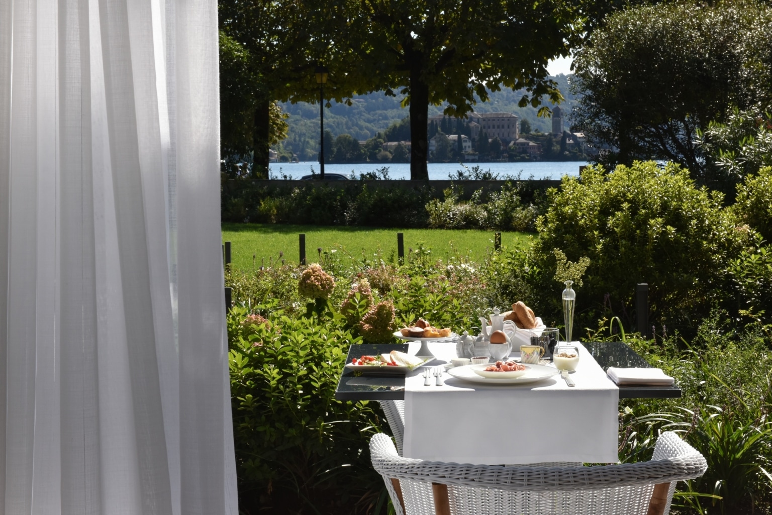 Piemont Lago d'Orta Pella See Hotel Casa Fantini Lake Time direkt Seeblick Frühstück Garten