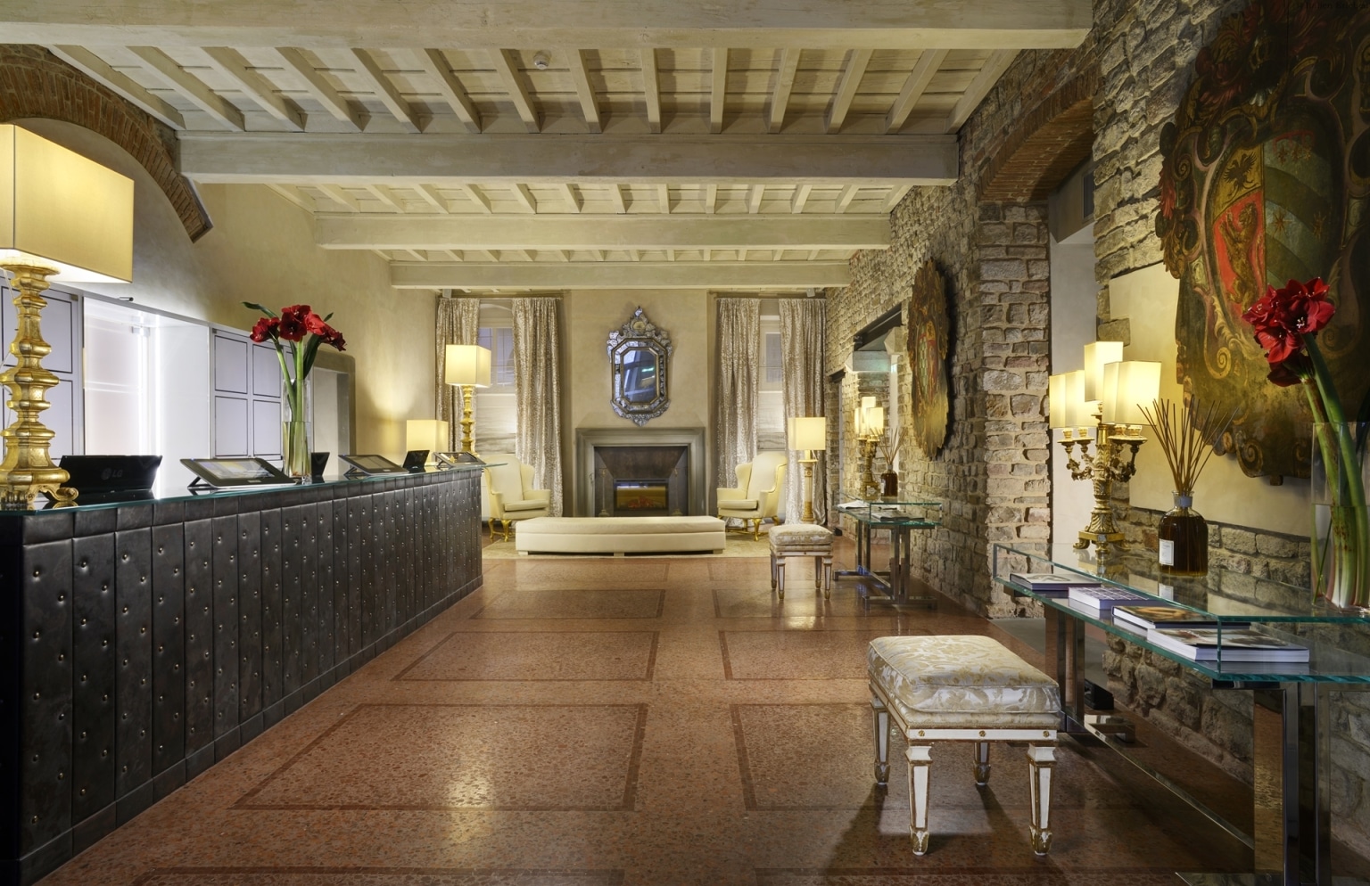 Toskana Florenz Hotel Brunelleschi Innenstadt Altstadt historisch Dom Hall Rezeption