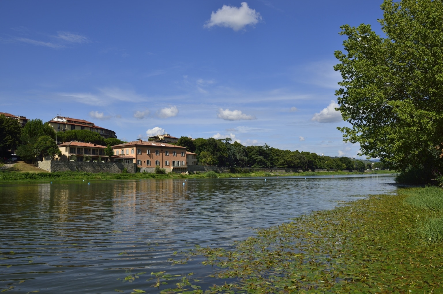 Toskana Florenz Hotel Ville sull'Arno direkt Arno Fluss nahe Altstadt historisch Stadtrand gut erreichbar Außenansicht