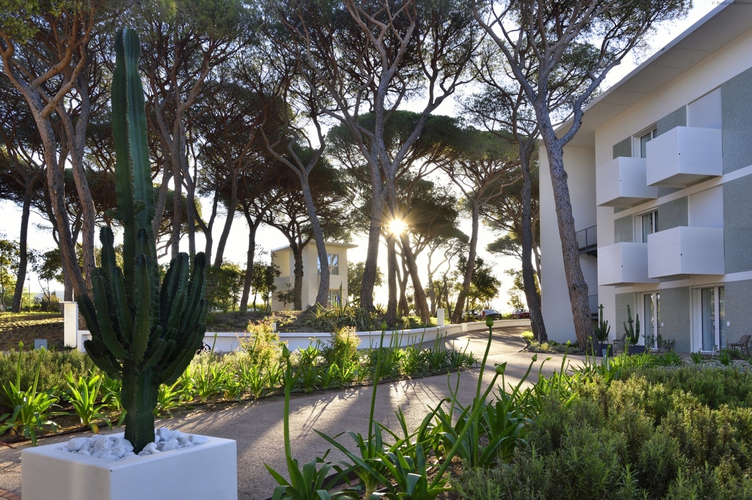 Toskana Hotel The Sense Experience Resort Follonica Maremma direkt Meer Pinien Strand Sand Pool Garten