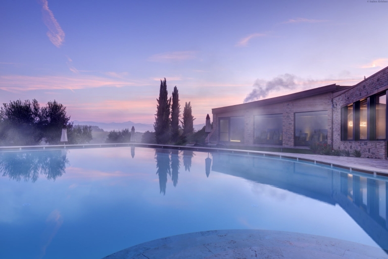 Umbrien Borgobrufa Spa Resort Brufa di Torgiano Wellness Grünes Herz Italiens Erholung Landschaft Wellness Panorama Pool