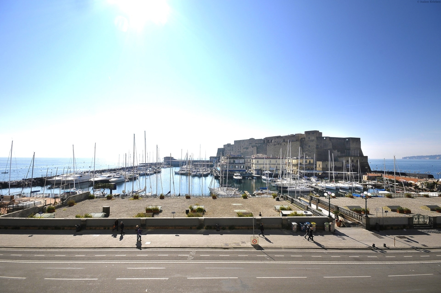 Kampanien Grand Hotel Santa Lucia Neapel Altstadt Lungomare Meer Meerblick Ausblick