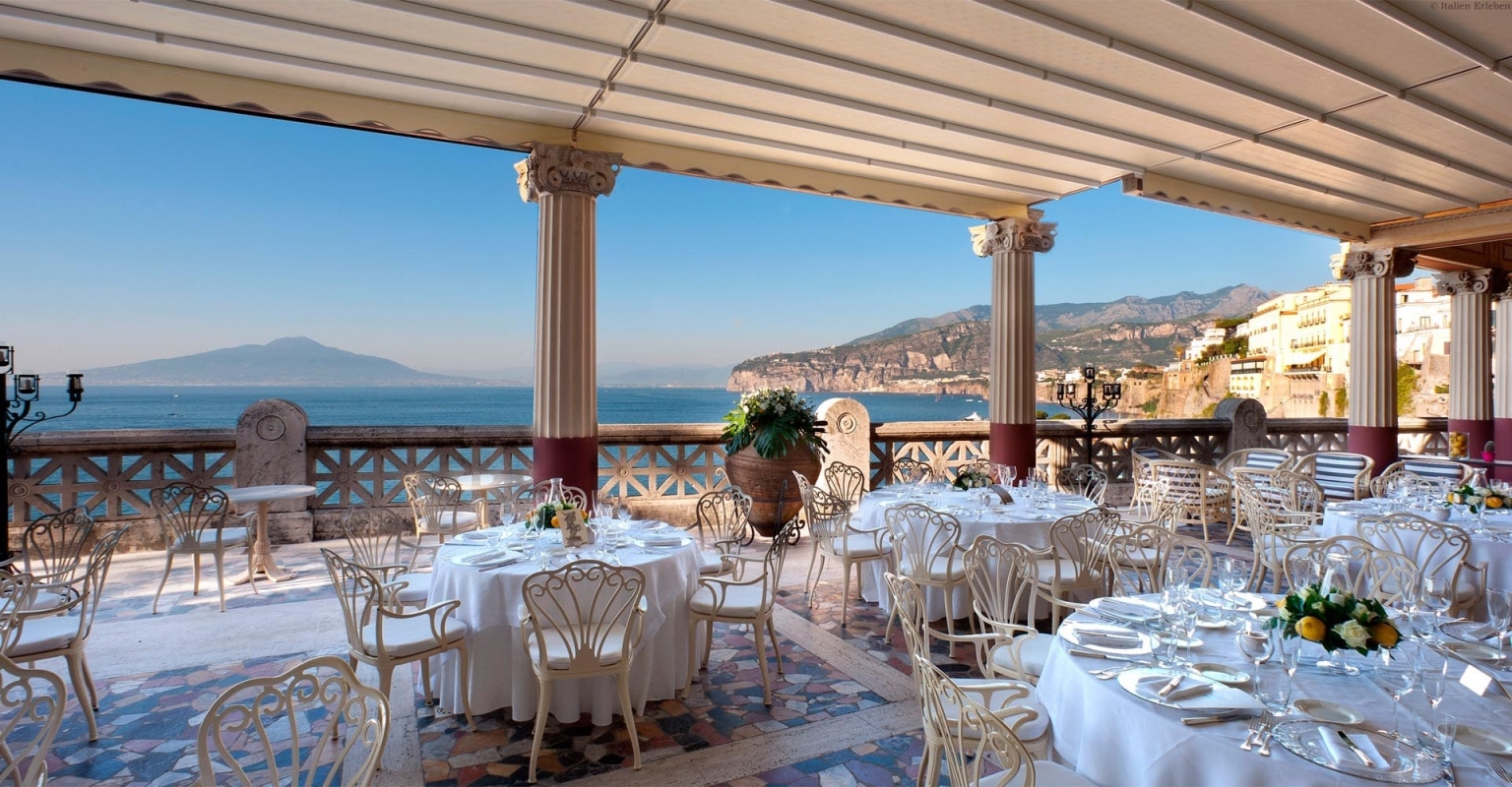 Kampanien Hotel Bellevue Syrene Sorrent Sorrentinische Küste Amalfiküste Meer Meerzugang Terrasse Restaurant