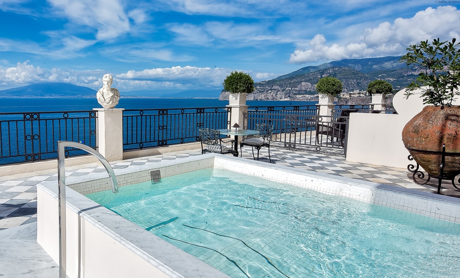 Kampanien Hotel Bellevue Syrene Sorrent Sorrentinische Küste Amalfiküste Meer Meerzugang Suite Privatpool