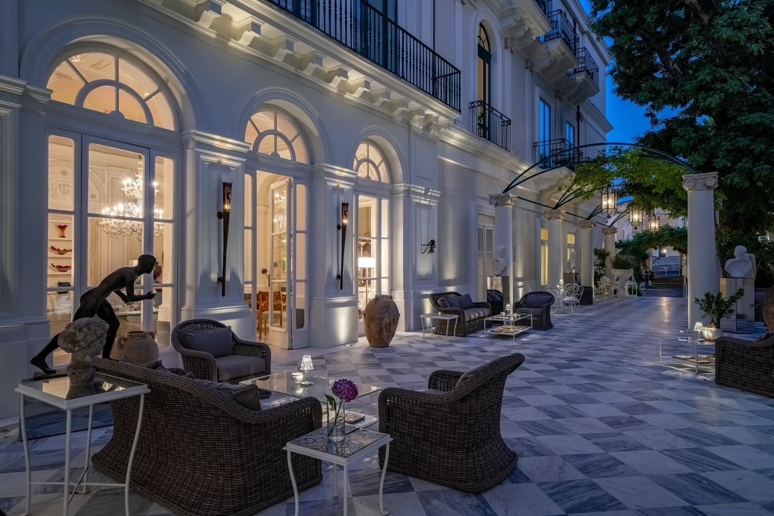 Kampanien Hotel Bellevue Syrene Sorrent Sorrentinische Küste Amalfiküste Meer Meerzugang Patio Terrasse