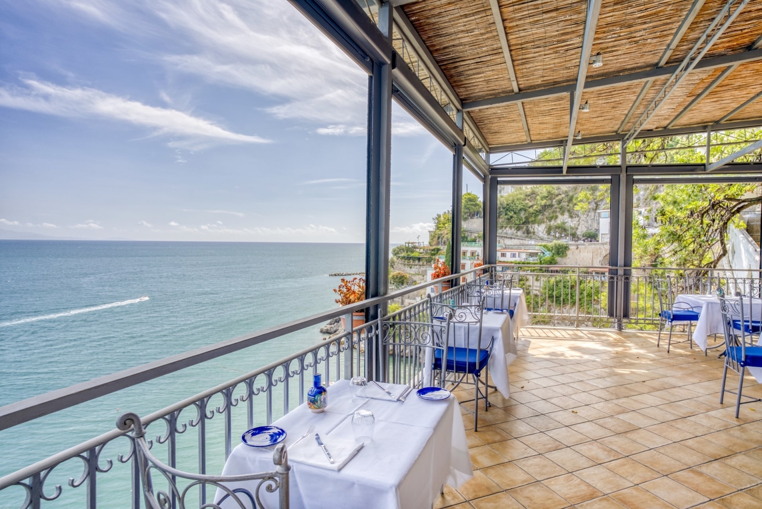 Kampanien Hotel Cetus Cetara Amalfiküste direkt am Meer Panoramalage Meerblick Terrasse Restaurant