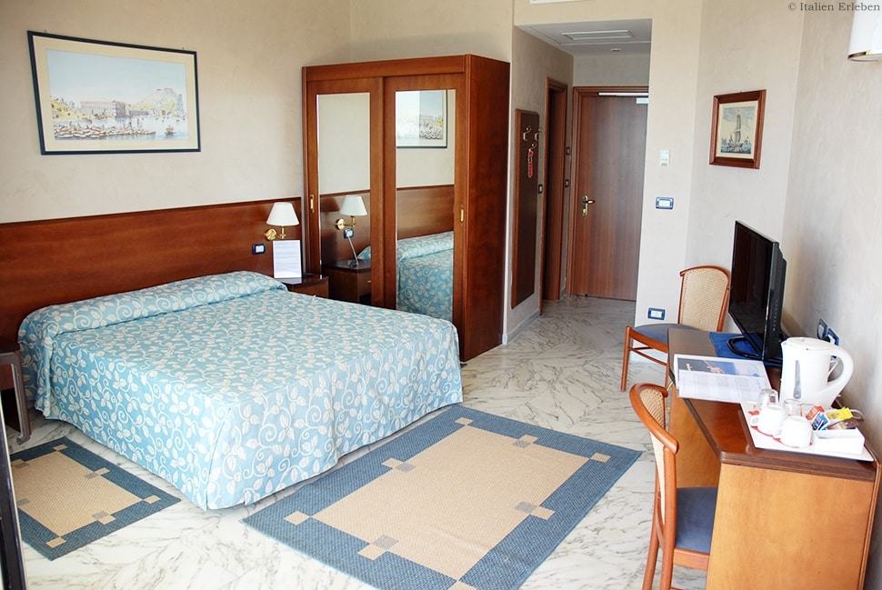 Latium Grand Hotel L'Approdo Terracina Küste Rom Strand Meer Stadt Terrasse Zimmer