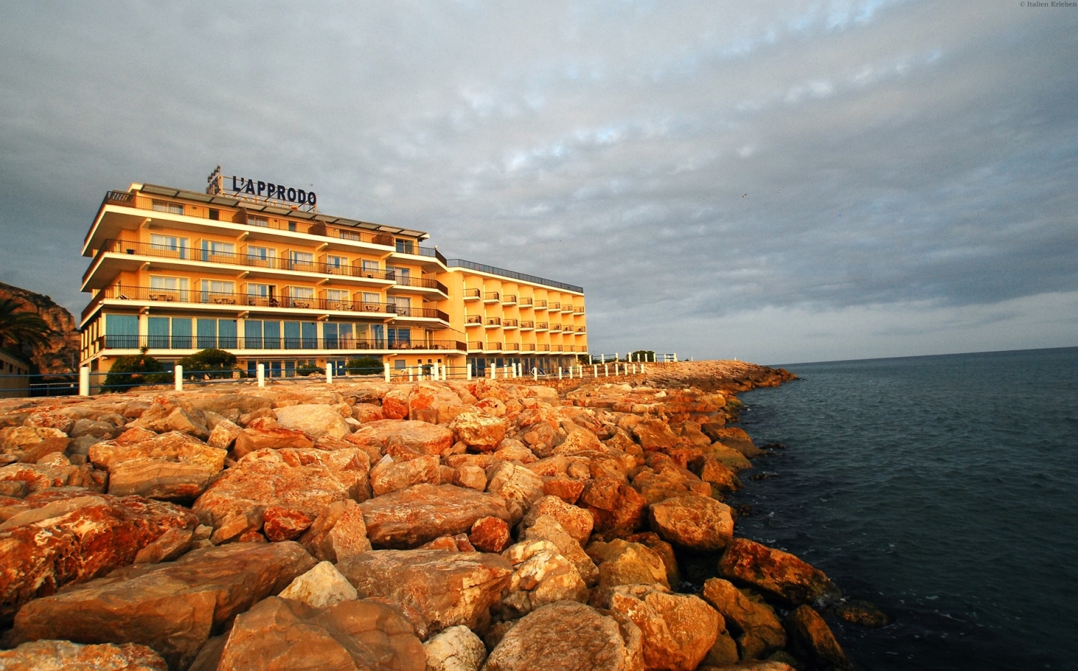 Latium Grand Hotel L'Approdo Terracina Küste Rom Strand Meer Stadt Terrasse