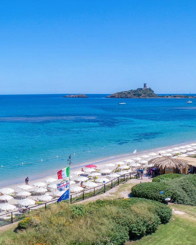 Sardinien Hotel Baia di Nora Pula Süd Küste direkt Meer Strand Sand Bucht Pool Garten Park Brunnen