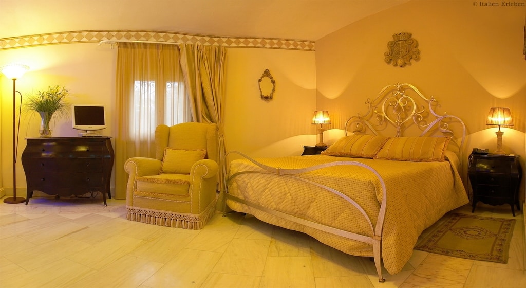 Sizilien Castello San Marco Charming Hotel Calatabiano Meer Strand Pool Schloss Garten Zimmer Suite