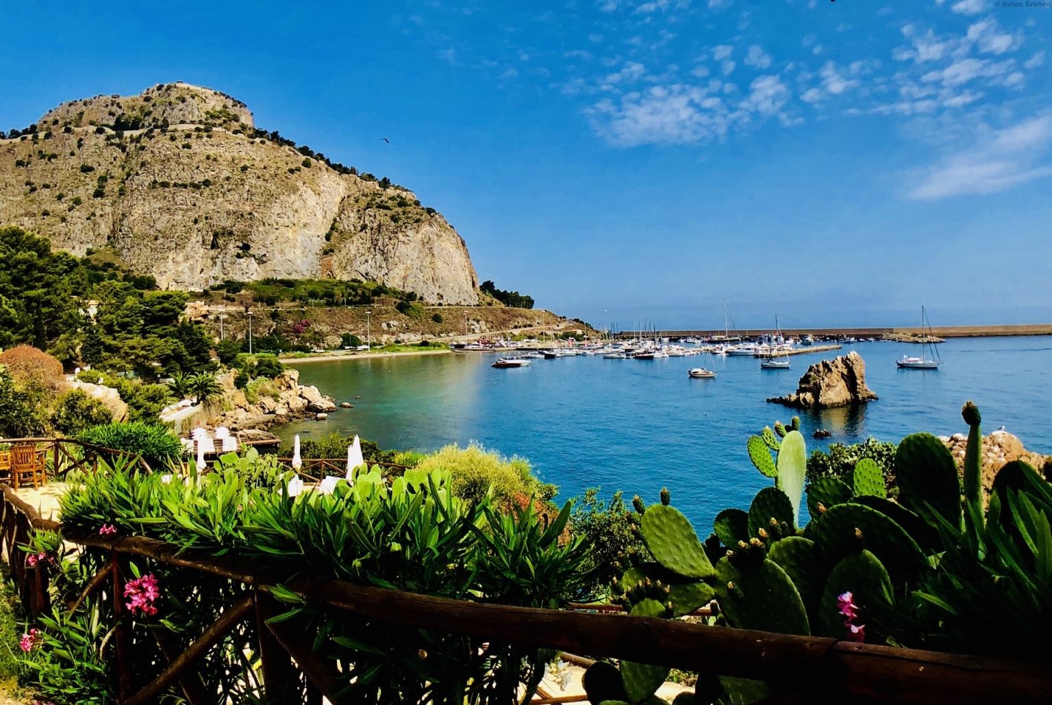 Sizilien Hotel Le Calette Cefalu Meer Resort Anlage Park Garten Bucht Meerzugang Meerblick
