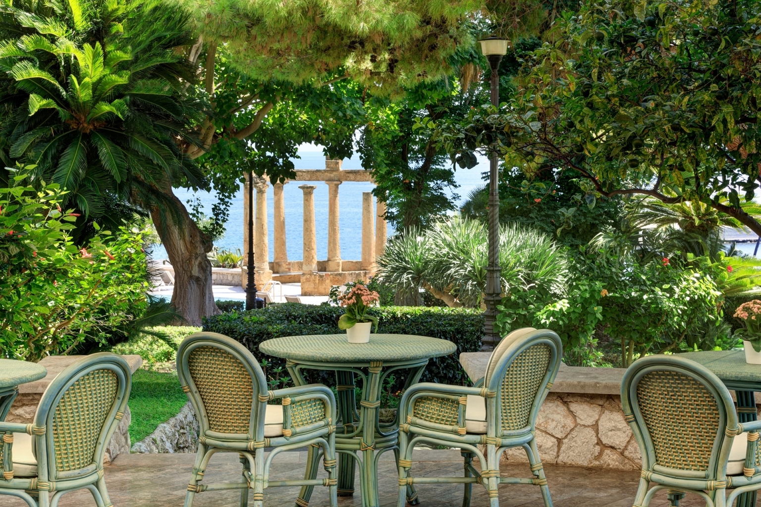 Sizilien Hotel Villa Igiea Palermo Meer Stadt Swimming Pool Garten Park Bar