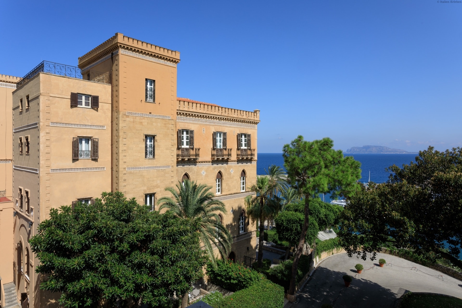 Sizilien Hotel Villa Igiea Palermo Meer Stadt Swimming Pool Garten Park