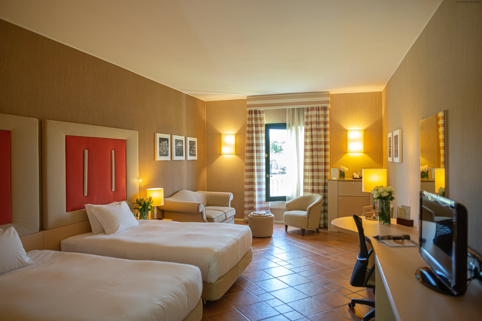 Apulien Golf Resort Acaya Lecce Salento 18 Loch Anlage modern Landschaft Wellness Zimmer