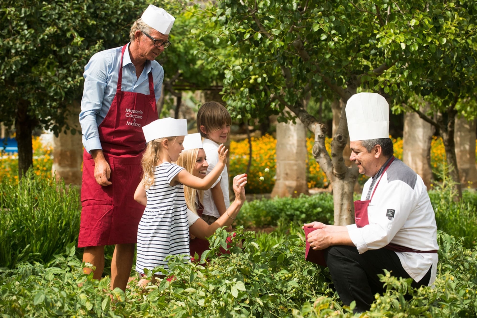 Impressionen Familie Kinder Familienurlaub Urlaub gemeinsam Familienzeit Aupulien Masseria Torre Maizza Kochkurs Köche Garten Kräuter