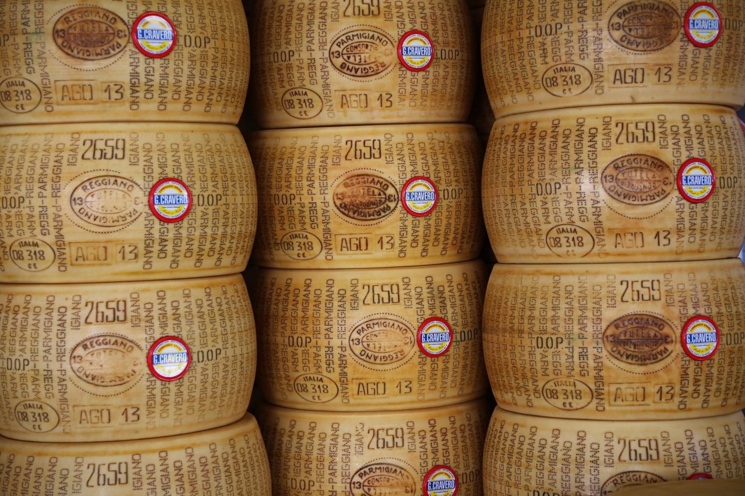 Italien Kulinarik Genuss Wein Essen genießen Emilia Romagna Parmesan Käse Parmigiano Reggiano