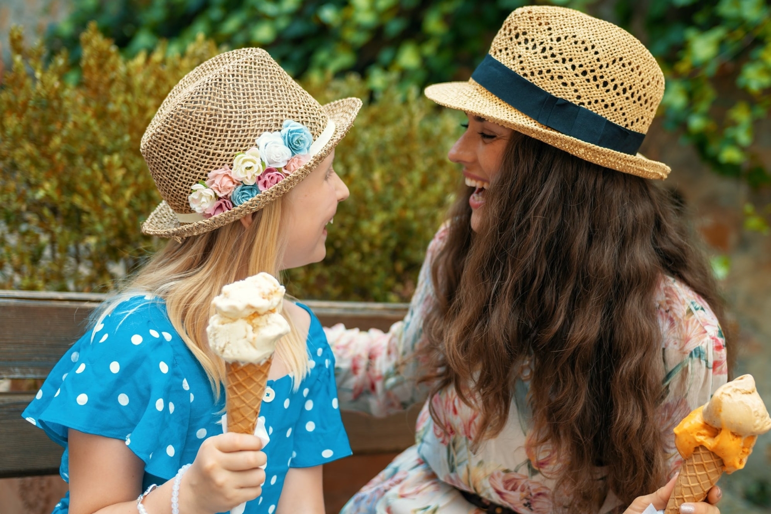 Impressionen Familie Kinder Familienurlaub Urlaub gemeinsam Familienzeit Eis Genuss lachen