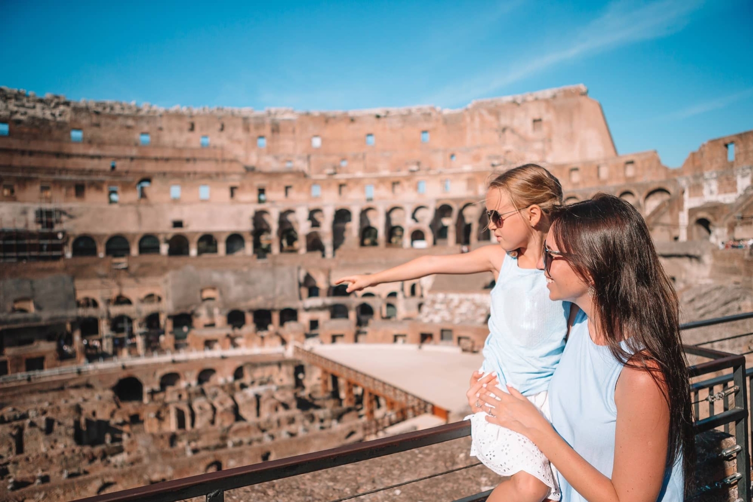 Impressionen Familie Kinder Familienurlaub Urlaub gemeinsam Familienzeit Rom Kultur Kolosseum Geschichte