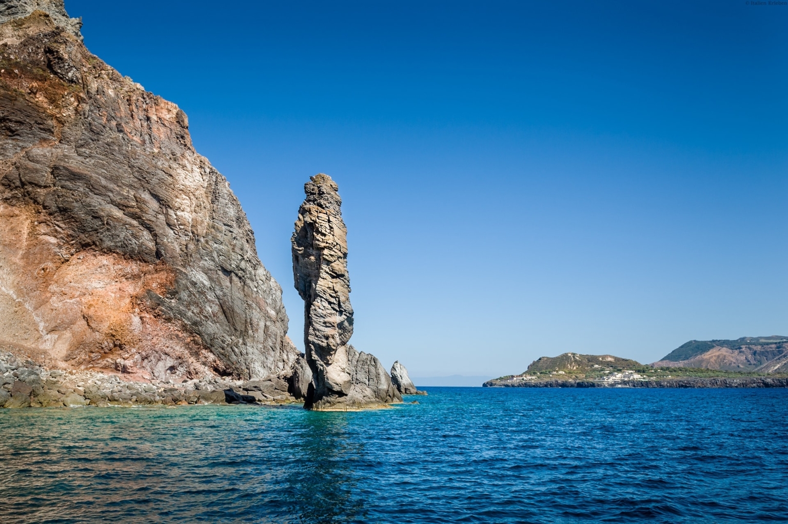 Sizilien Äolische Inseln Felsnadel