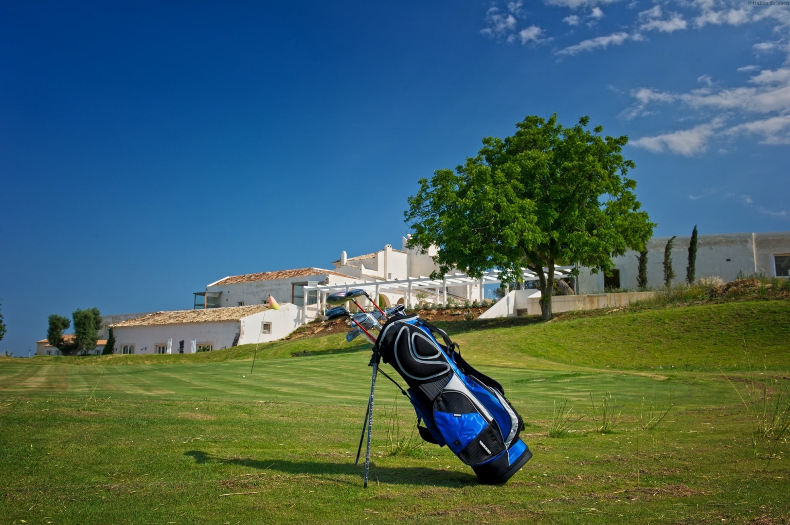 Golf Golfreisen Italien Sizilien Golf Resort Monasteri Golfbag