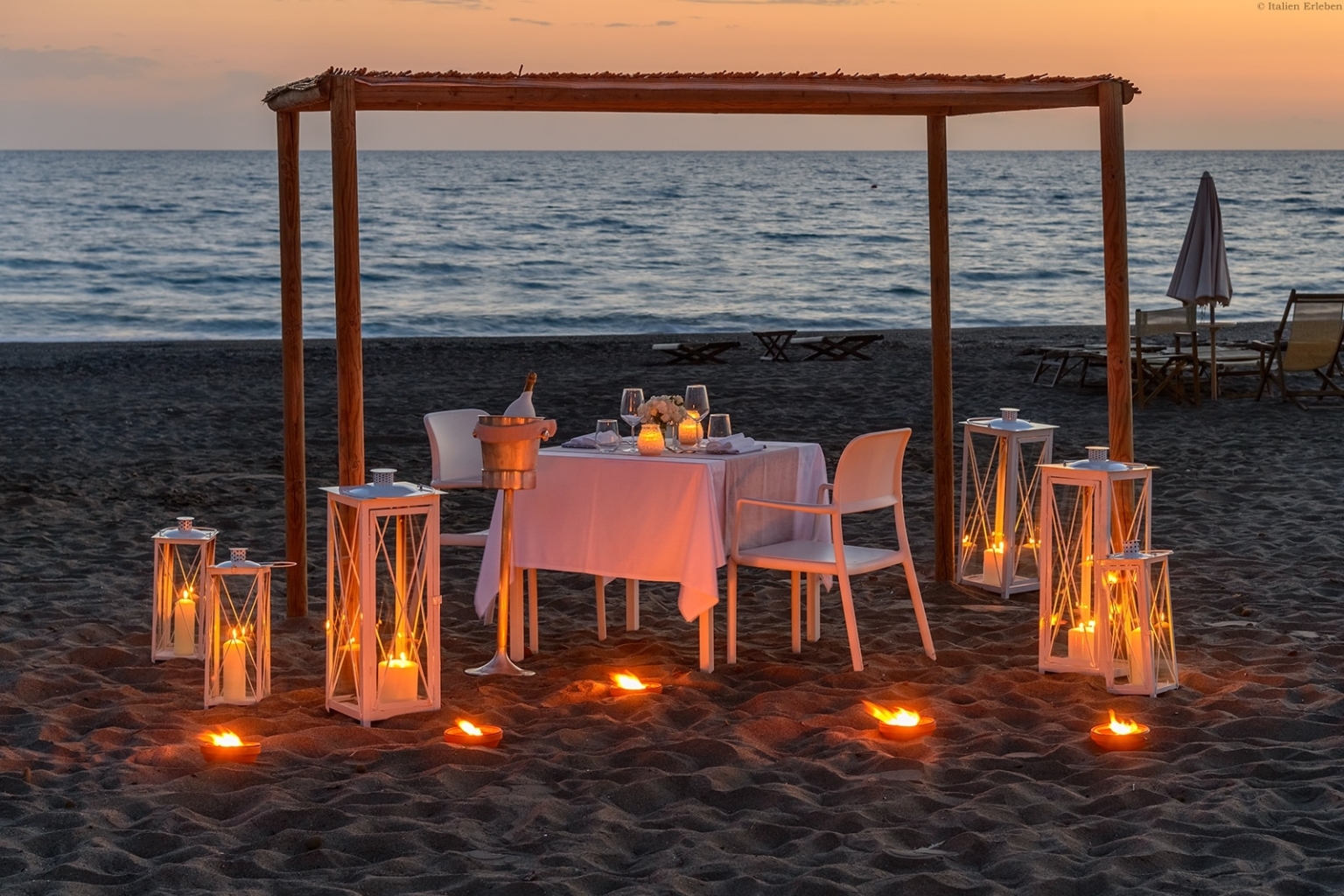 Italien Toskana romantisch Meer Tisch Candle Light Strand Kerzen privat